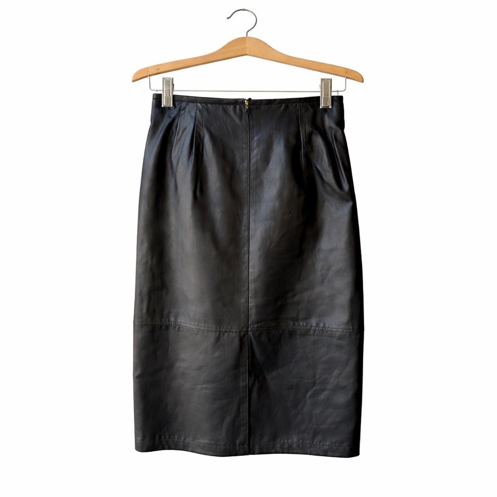 Design Assets Black Leather Pencil Skirt. Size 8. Vintage High Waist Classic
